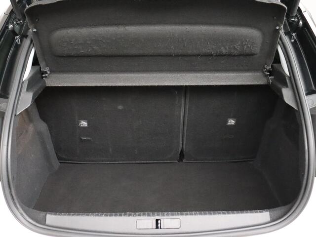 Opel CORSA 1.2 Elegance | Cruise Control | Camera | LED | Two Tone | Digital Display!