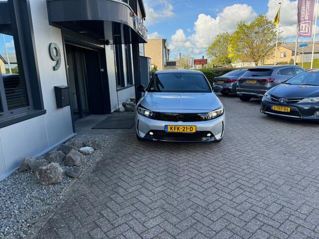 Opel CORSA 1.2 GS TwoTone Automaat 131PK, Navi, Camera, PDC, LM-velgen, NIEUWSTAAT