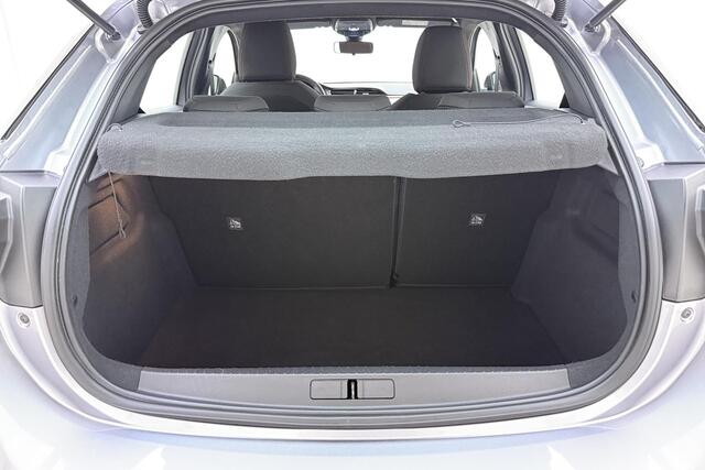 Opel CORSA 1.2 GS Line Parkeersensoren / Cruise control / Stuurbediening / Sportstoelen / Navigatie / Lane-assist / Apple of Aindroid carplay / Stuurversnellingen