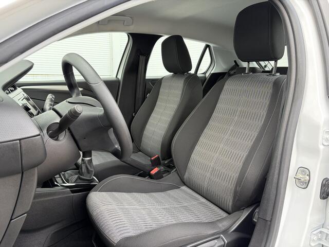 Opel CORSA 1.2 Edition / 1ste Eigenaar / Trekhaak ( 500 kg ) / Pdc / Lage km-Stand /