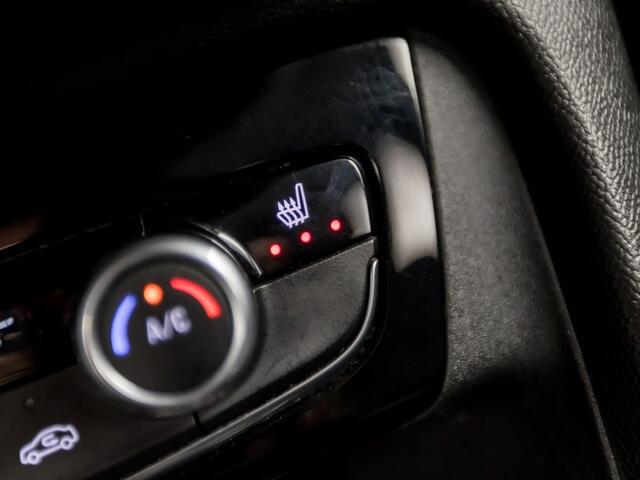 Opel CORSA 1.2 GS Line (APPLE CARPLAY, GROOT NAVI, STUUR/STOELVERWARMING, LEDER, GETINT GLAS, SPORTSTOELEN, CRUISE, LANE ASSIST, NIEUWE APK, NIEUWSTAAT)
