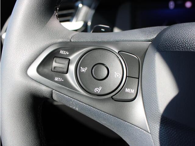 Opel CORSA 1.2 Turbo Hybrid Yes | Cruise / Camera / LMV