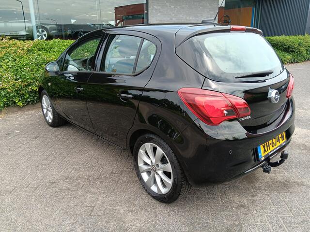 Opel CORSA 1.4 90PK Favourite+ met Airco, Navigatie, Carplay, Trekhaak, 16" LMV etc. incl. 12 maanden BOVAG-garantie