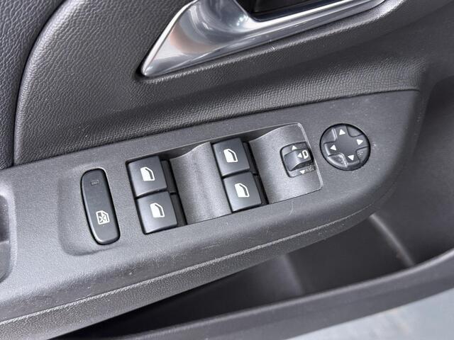 Opel CORSA 1.2 GS Line - Navigatie - Cruise Control - Climate Control - Apple Carplay & Android Auto