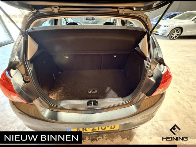 Opel CORSA 1.4 Favourite. Airco. Cruise. Trekhaak. 78000 km met NAP