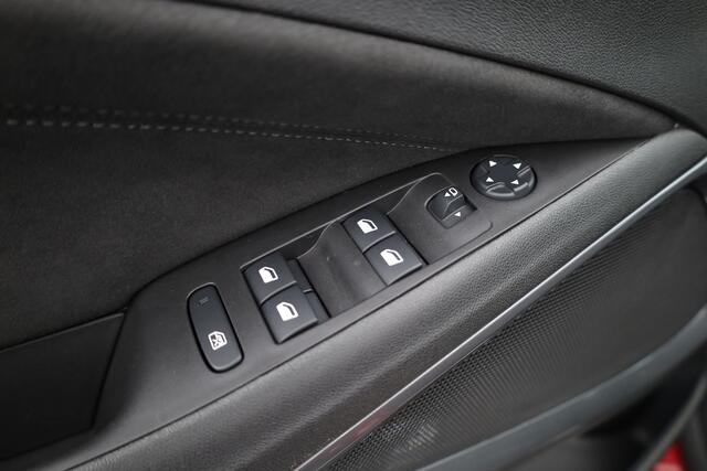Opel Crossland 1.2 Turbo Ultimate | Navi | Keyless | Camera | Dodehoekdet | 17'' | Apple CarPlay