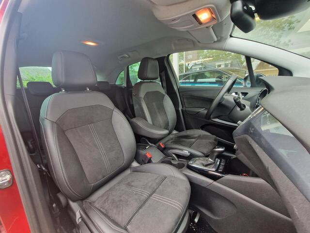 Opel Crossland 1.2 Turbo Ultimate | Parkeersensoren V+A | Achteruitrijcamera | Cruise & Climate Control | Navigatie | Apple Carplay / Android Auto