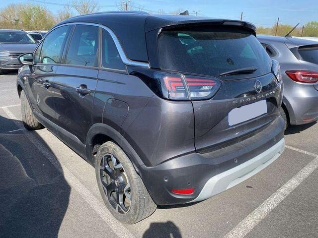 Opel Crossland 1.2-110pk Turbo 'Elegance'. Mooie en luxe hoogzitter met weinig km's ! Volautm. airco dual, cruise control, camera, comfortstoelen, metallic lak, LM wielen, navigatie, telefoonvoorb., lane- en side assist, parkeersensoren v+a, LED verlichting etc.
