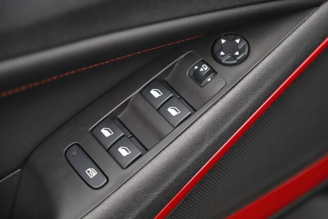 Opel Crossland 1.2 Turbo GS Line 131PK Automaat NIEUW MODEL Winter Pakket Navigatie Achteruitrijcamera Climate Cruise Control 16 inch Parkeersensoren