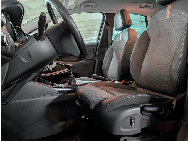 Opel Crossland Elegance 1.2 Turbo 110pk | ALL SEASON BANDEN | AGR-STOEL | TWO-TONE! | STOEL + STUURVERWARMING | NAVI |180° CAMERA | DODEHOEKBEWAKING | ISOFIX |