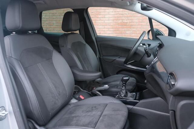 Opel Crossland 1.2 Turbo 110pk Ultimate | Navi | App Connect | Climate | Camera | Keyless | Blind Spot | PDC