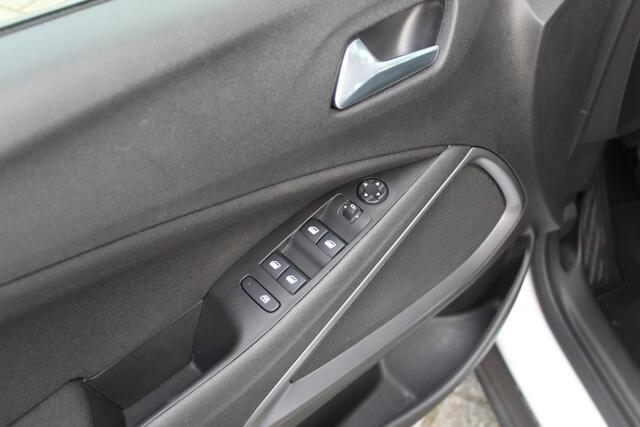 Opel Crossland 1.2 Turbo Edition Parkeercamera l Parkeersensoren achter l Stoel- en stuur verwarming l Apple carplay/ Android auto