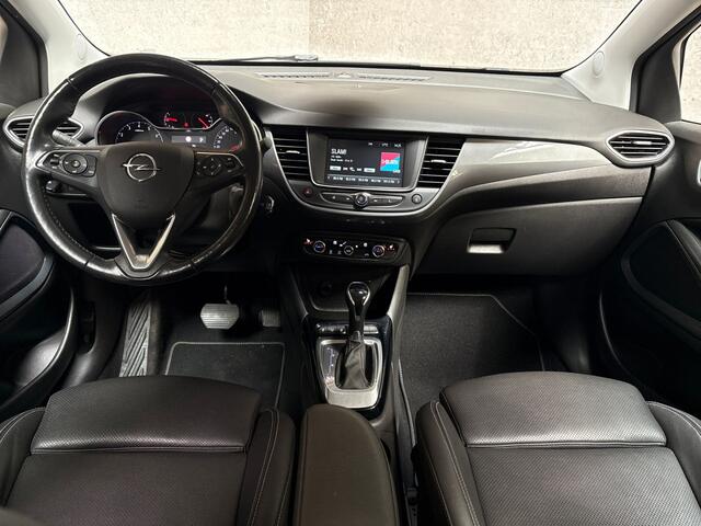 Opel Crossland 1.2 Turbo Elegance Automaat (APPLE CARPLAY, LEDER, CLIMATE, STUUR/STOELVERWARMING, SPORTSTOELEN, GETINT GLAS, LED KOPLAMPEN, NIEUWSTAAT)