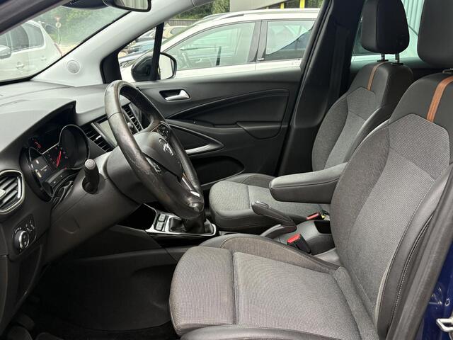 Opel Crossland 1.2 Edition Trekhaak, Stoel/Stuurverwarming, Parkeersensoren, LED, Halfleder