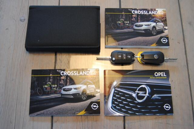 Opel Crossland X 1.2 T. Innovation || Apple CarPlay!