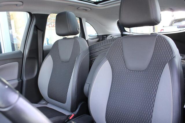 Opel Crossland X 1.2 Turbo Innovation | Trekhaak | Panorama Dak | Cruise Control | Climate Control | Navigatie |
