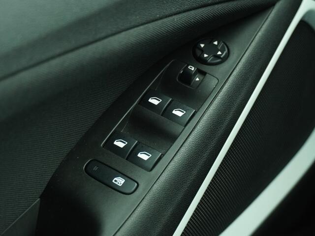 Opel Crossland X 1.2 Edition 2020 / Navigatie / Camera / Parkeersensoren / Clima / Cruise/ DakRails