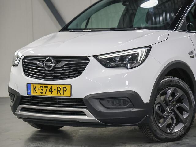 Opel Crossland X 110PK Edition 2020 | 1ste eigenaar | Parkeersensoren | Navigatie | Airco | LMV | AppleCarPlay/AndroidAuto | Cruise Control | LED lampen | Trekhaak | Isofix | Privacy Glass | Parkeersensoren | Two-Tone |