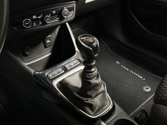 Opel Crossland X 1.2 Turbo Innovation (APPLE CARPLAY, BLACK PACK, NAVIGATIE, CLIMATE, KEYLESS, LEDER, SPORTSTOELEN, GETINT GLAS, LED KOPLAMPEN, PARKEERSENSOREN, NIEUWSTAAT)