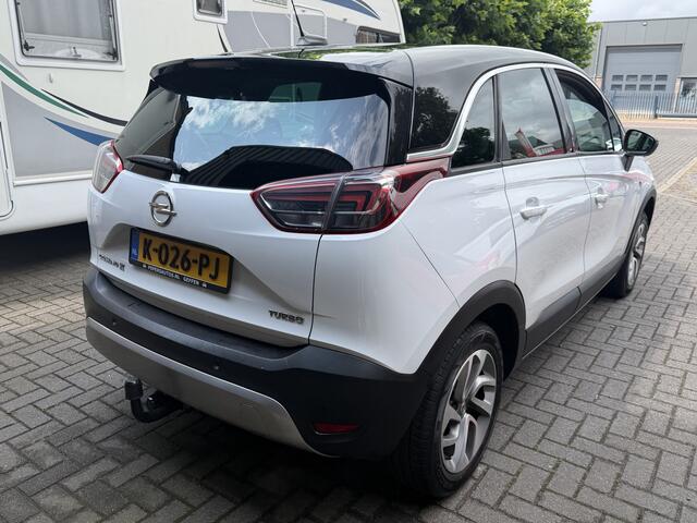 Opel Crossland X 1.2 Turbo Innovation . Apple carplay. Automaat . stuur+stoel verwarming.Trekhaak. sportvelgen .