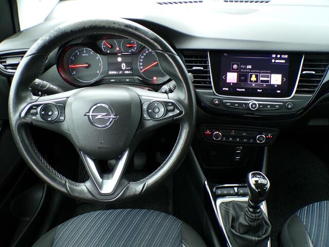 Opel Crossland X 1.2 Turbo Innovation, Trekhaak / Carplay + Android Auto / Stoel + Stuurverwarming / Sensoren / Navigatie / 16'' LMV