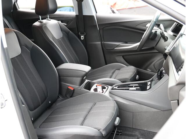 Opel Grandland 1.2 130PK Turbo GS | AUTOMAAT | AppleCarPlay/AndroidAuto | Cruise Control | Camera | Stoel, Stuur & Voorruit verwarmd | AGR-Stoelen | Parkeersensoren | Two-tone |