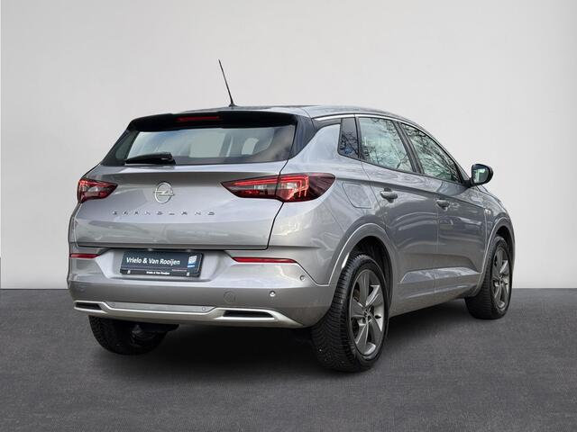 Opel Grandland 1.2 Turbo 130PK Edition | Climate Control | Stoel- en Stuurverwarming | LED Verlichting | 18"Lmv | Apple Carplay/Android Auto | Digitaal Dashboard | Parkeer Sensoren voor en Achter ( Vestiging - Vianen )