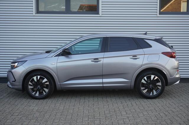 Opel Grandland 1.6 Turbo Hybrid / Camera / Ad. Cruise / Stuurverwarming / AGR