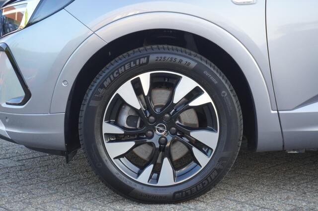 Opel Grandland 1.6 Turbo Hybrid / Camera / Ad. Cruise / Stuurverwarming / AGR