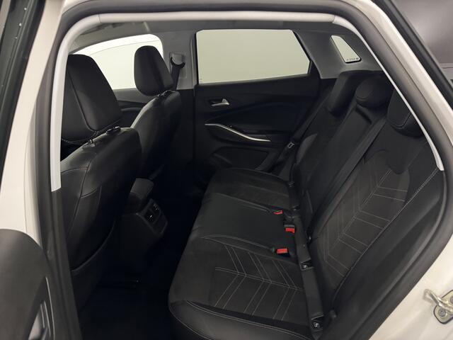 Opel Grandland 1.2 Turbo Ultimate Half leder, Camera, Navi, Keyless start, Winterpakket, Cruise control adaptief, Virtual desk
