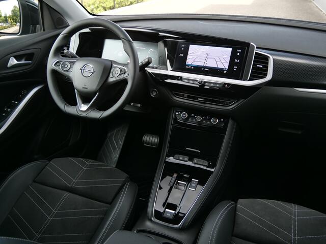 Opel Grandland 1.2 turbo 130pk Ultimate Automaat Camera / LED / Navigatie / Stoelverwarming