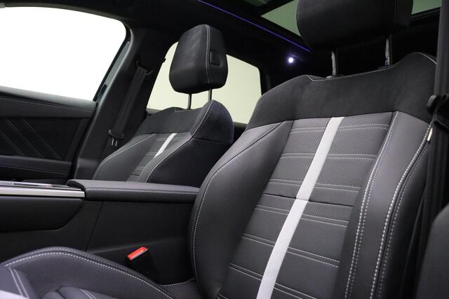 Opel Grandland Electric GS 73 kWh | Lederen bekleding | Stoelverwarming/Ventilatie + massage | Panoramadak | Focal Audio | LED matrix | 20'' lichtmetalen velgen | Warmtepomp | HUD