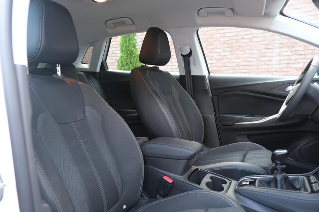 Opel Grandland 1.2 Turbo 130pk GS | Navi | Climate | Cruise | Camera | Blind Spot | PDC | Winter Pakket