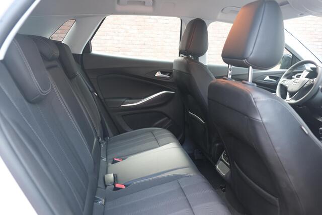 Opel Grandland 1.2 Turbo 130pk GS | Navi | Climate | Cruise | Camera | Blind Spot | PDC | Winter Pakket