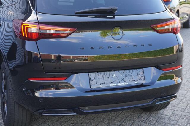 Opel Grandland 1.2 Turbo GS / Camera + PDC / Navi Pro / 18 inch / DAB+
