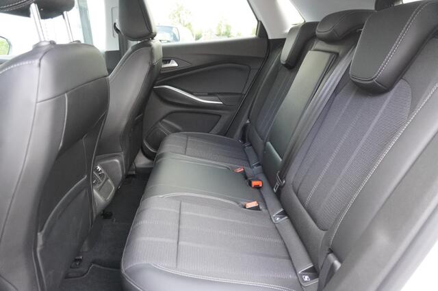 Opel Grandland 1.2 Turbo GS Automaat / Camera / Winterpakket / AGR-stoelen / Navi