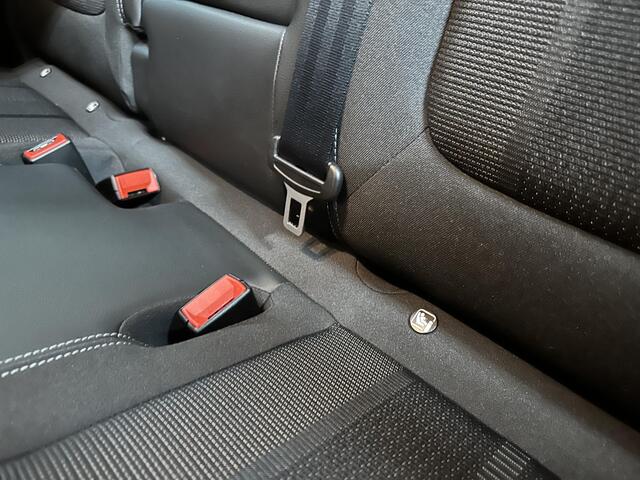 Opel Grandland 1.6 225PK Turbo Hybrid Level 3 | AUTOMAAT | AppleCarPlay/AndroidAuto | Adaptive Cruise Control | Camera | Stoel, Stuur & Voorruit verwarmd | AGR-Stoelen | Parkeersensoren | Trekhaak | Elektrisch Achterklep met Sensor | Isofix |