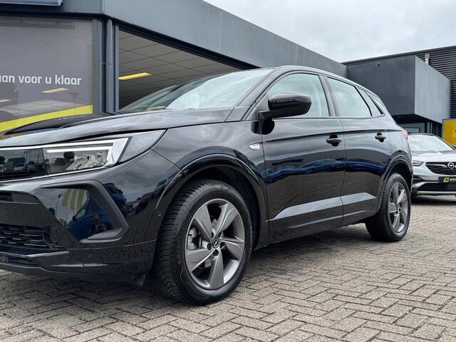 Opel Grandland 1.2 Turbo GS AUTOMAAT | Als nieuw incl. nw trekhaak ! | Navi | Carplay | Camera | 18" | Adap. Cruise | Winterpakket