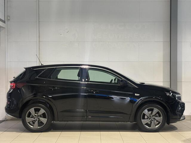 Opel Grandland Elegance 1.2 Turbo 130pk | ALL SEASON BANDEN | AGR-STOELEN | STOEL- EN STUURVERW. | APPLE CARPLAY / ANDROID AUTO | ISOFIX | DAB+ |