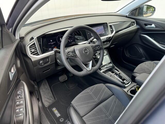 Opel Grandland 1.2 Turbo Ultimate met Navi/Camera, Full LED, Alcantara, Winterpack