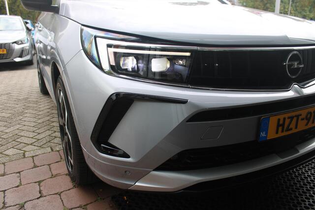 Opel Grandland 1.2 Turbo 130PK AUTOMAAT ULTIMATE | STOEL/STUUR/VOORRUIT VERWARMING | ACHTRERUITRIJ CAMERA | DODEHOEK DETECTIE | ELEKTRISCH BEDIENBARE ACHTERKLEP | FULL LED MATRIX KOPLAMPEN | NAVIGATIE | 19" LICHTMETALEN VELGEN | ALCANTARA BEKLEDING | APPLE CARPLAY/ANDRO