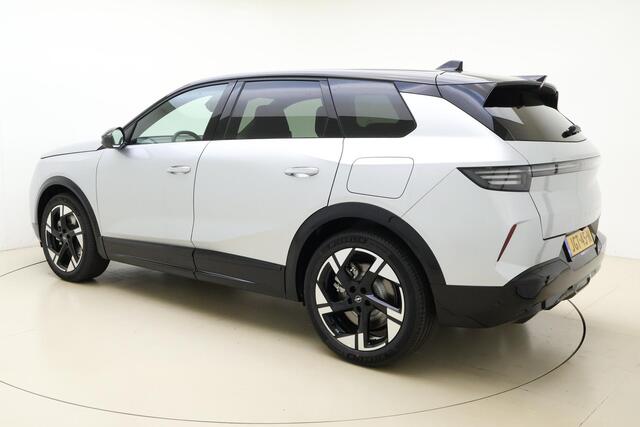 Opel Grandland 1.6 Turbo Plug-in-Hybrid GS | 7.4 KW boardlader | Rondomzicht camera | LED matrix | 20'' lichtmetalen velgen | Panoramadak | AGR stoel | Elektrische achterklep