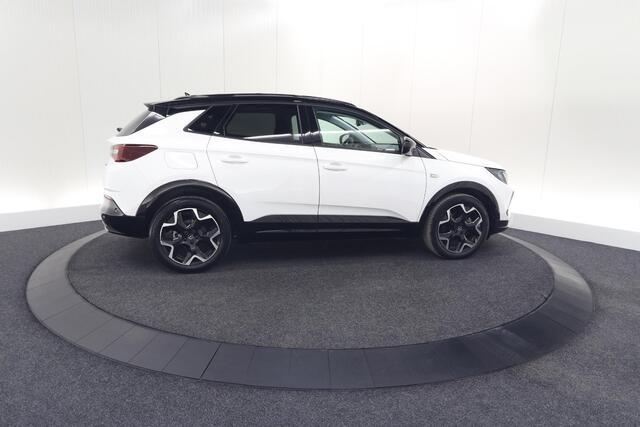 Opel Grandland Turbo 130 AT8 Ultimate | Camera | Adaptieve Cruise Control | Pack Winter | Elektronische Kofferklep