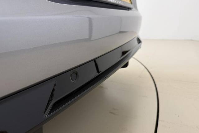 Opel Grandland 1.6 Turbo Plug-In Hybrid 4x4 GSE | ECC | Navigatie | Winter Pakket | Parkpilot | Black Pakket | Elektrisch Pakket | 18" LM-Velgen