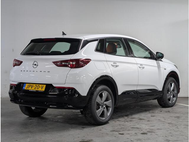 Opel Grandland GS 1.2 Turbo 130pk | ALL SEASON BANDEN | AGR-STOELEN | 360° CAMERA | STOEL + STUURVERWARMING | DODEHOEKBEWAKING | NAVI | ISOFIX |