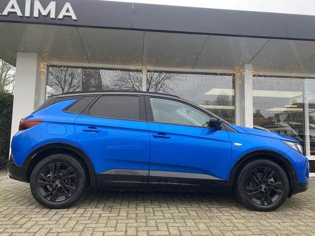 Opel Grandland 1.6 Turbo Plug-In Hybrid GS | AGR Comfortstoelen | Achteruitrijcamera | Parkeersensoren voor en achter | Navigatiesysteem | Voorstoelen verwarmd