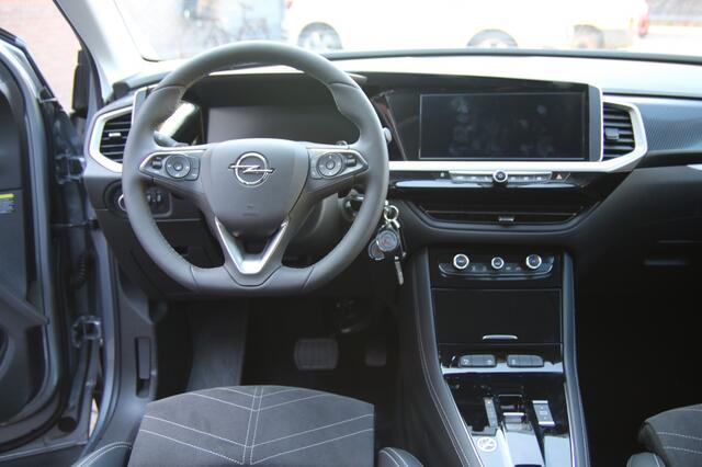 Opel Grandland 1.2 Turbo Ultimate | Apple carplay | 360 camera | Navigatie |