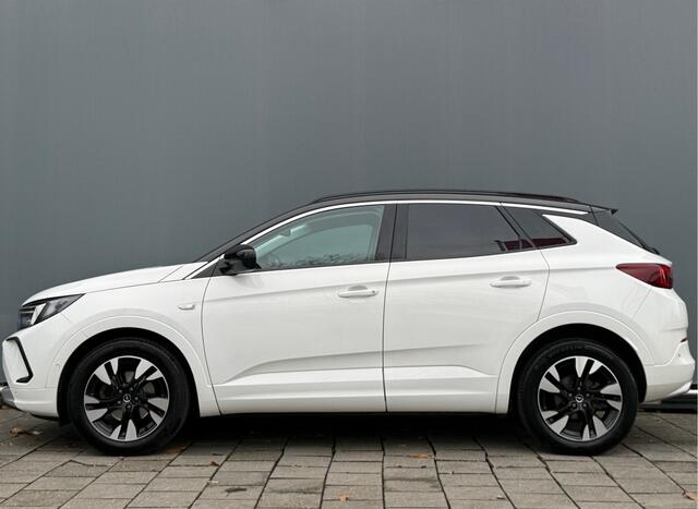 Opel Grandland BWJ 2022 | 1.2T 131PK Ultimate | TREKHAAK | 360 CAMERA | LEDER/ALCANTARA | CLIMA | WINTERPAKKET | NAVI | CARPLAY