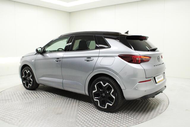Opel Grandland 1.6 T Plug-In Hybrid 4x4 300pk GSe | 360° Camera | Trekhaak | AGR Stoelen | Blind Spot