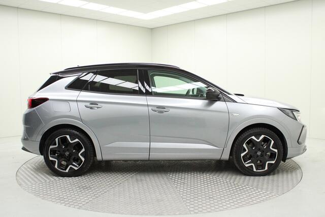 Opel Grandland 1.6 T Plug-In Hybrid 4x4 300pk GSe | 360° Camera | Trekhaak | AGR Stoelen | Blind Spot